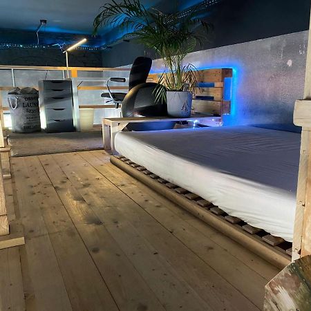 Jonnys Loft Apartment ออสนาบรึค ภายนอก รูปภาพ